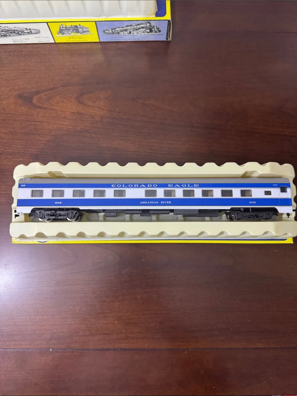 Rivarossi AHM The Colorado Eagle 1930’s HO 8 Constant Lighting Passenger Car Set